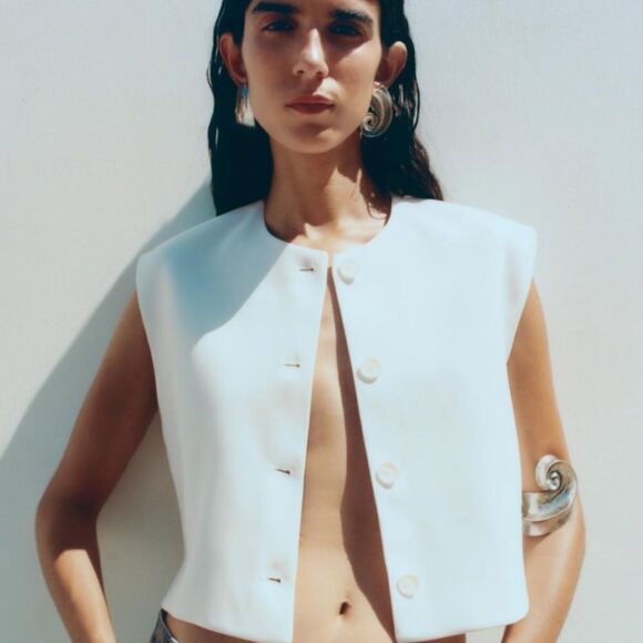 Buttoned Vest Top - ZW Collection - NWT - 3 Colors (Sold Separate) - Picture 3 of 9